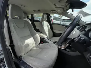 Volvo V40 2019 White