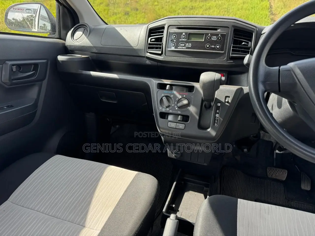Daihatsu Mira 2019