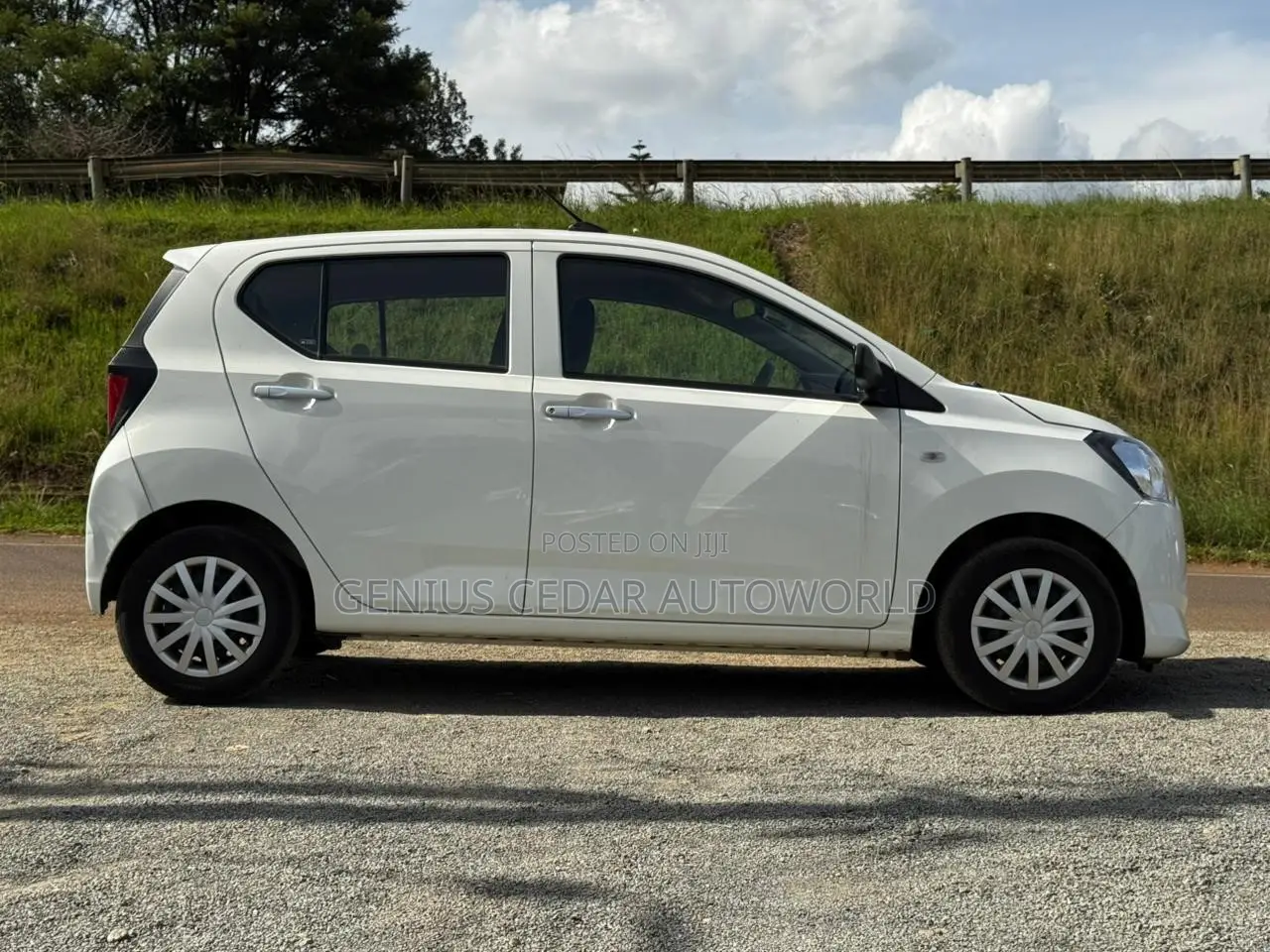Daihatsu Mira 2019