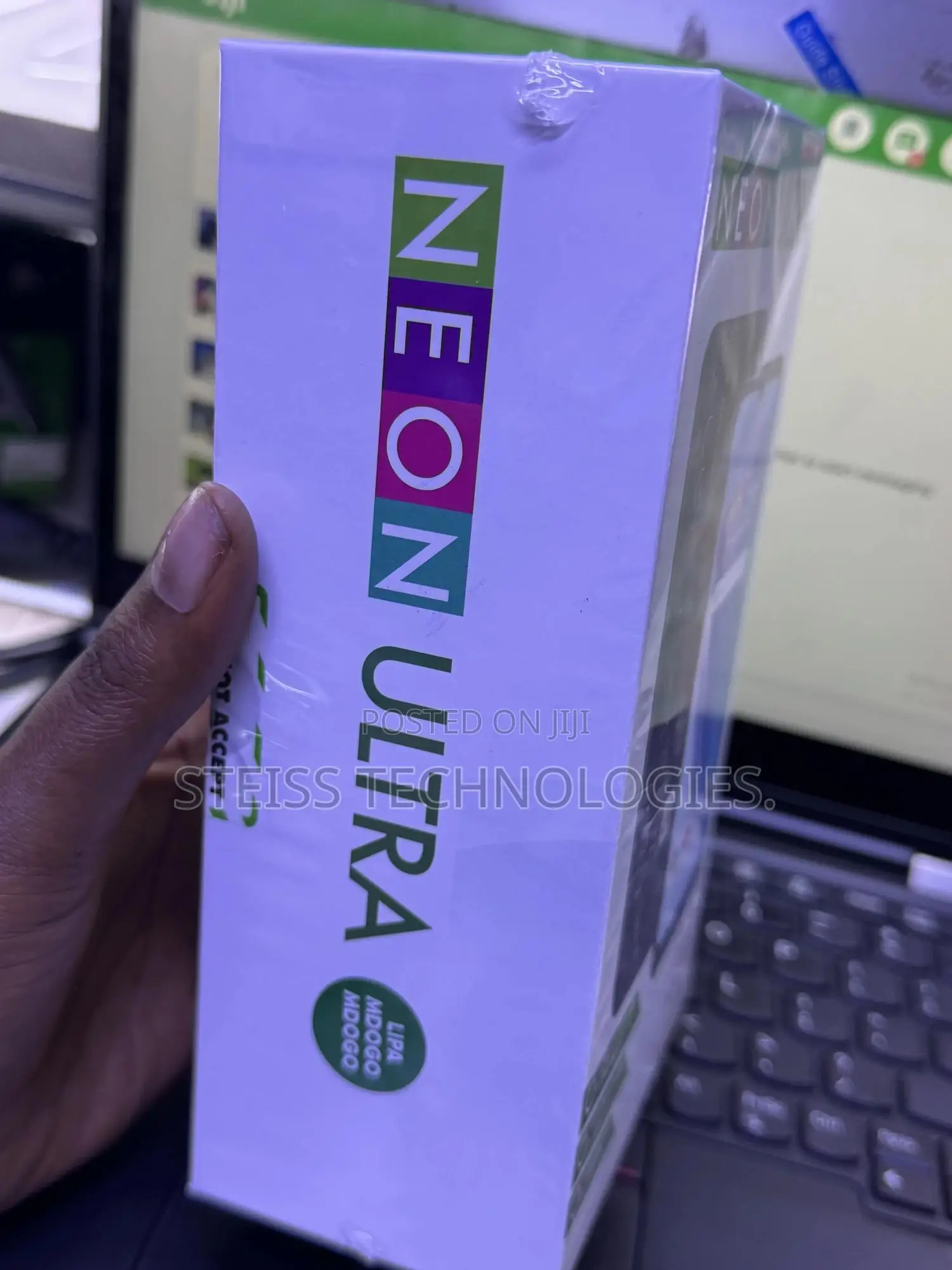 New Neon Ultra 32 GB Black