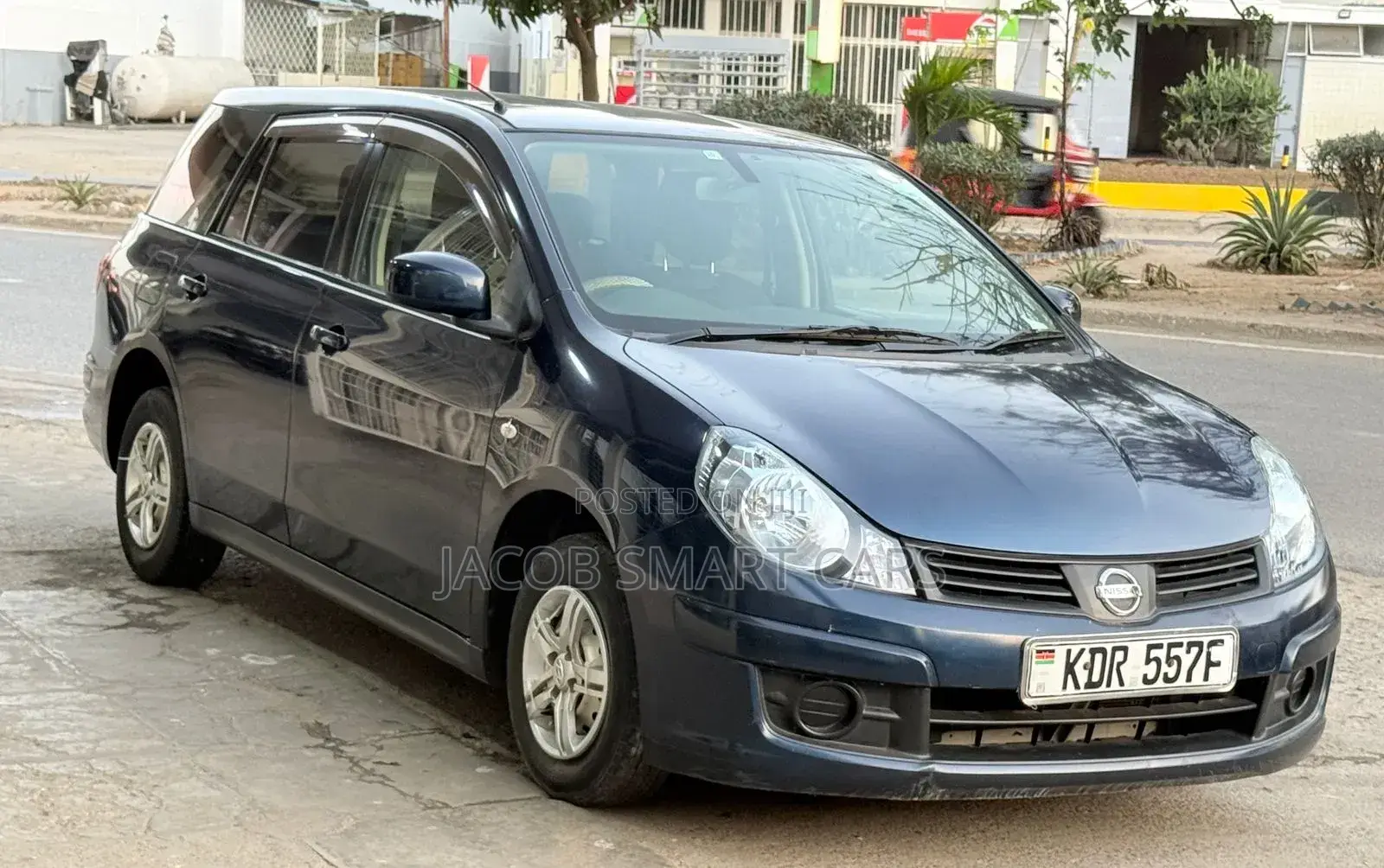 Nissan Advan 2017 Gray