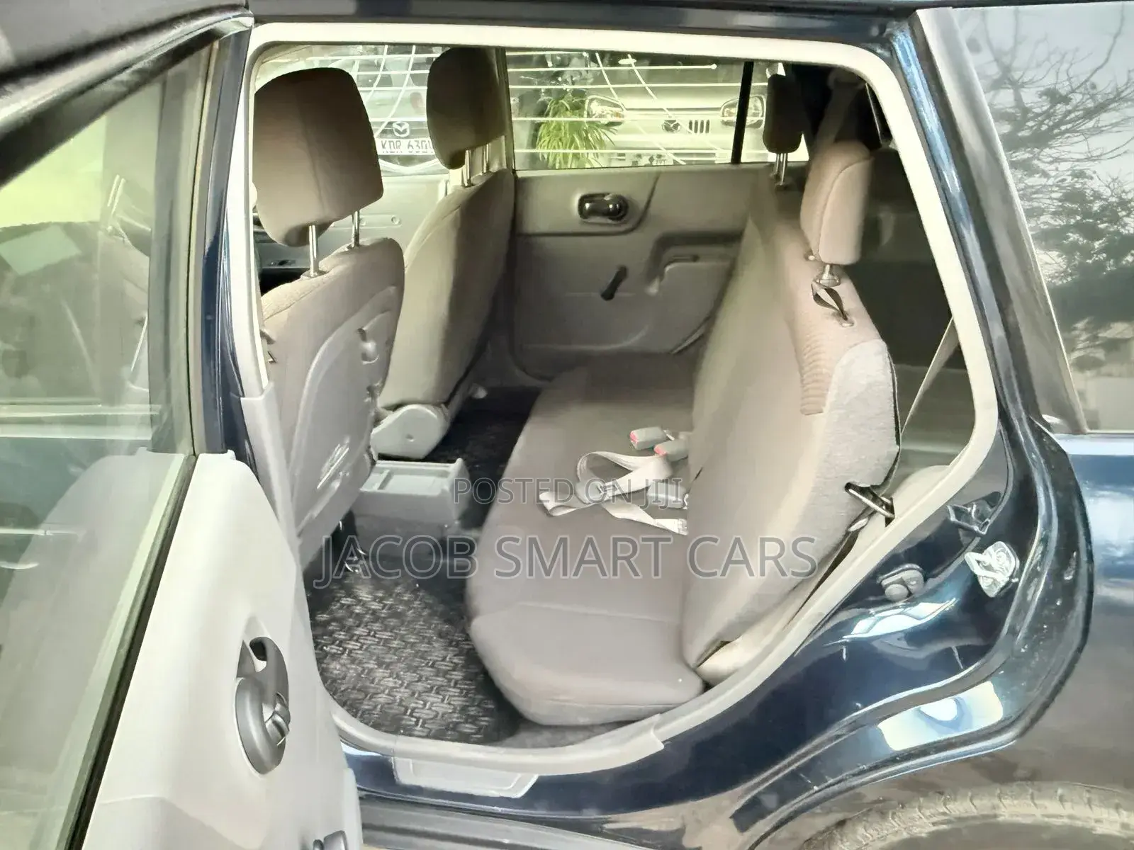 Nissan Advan 2017 Gray