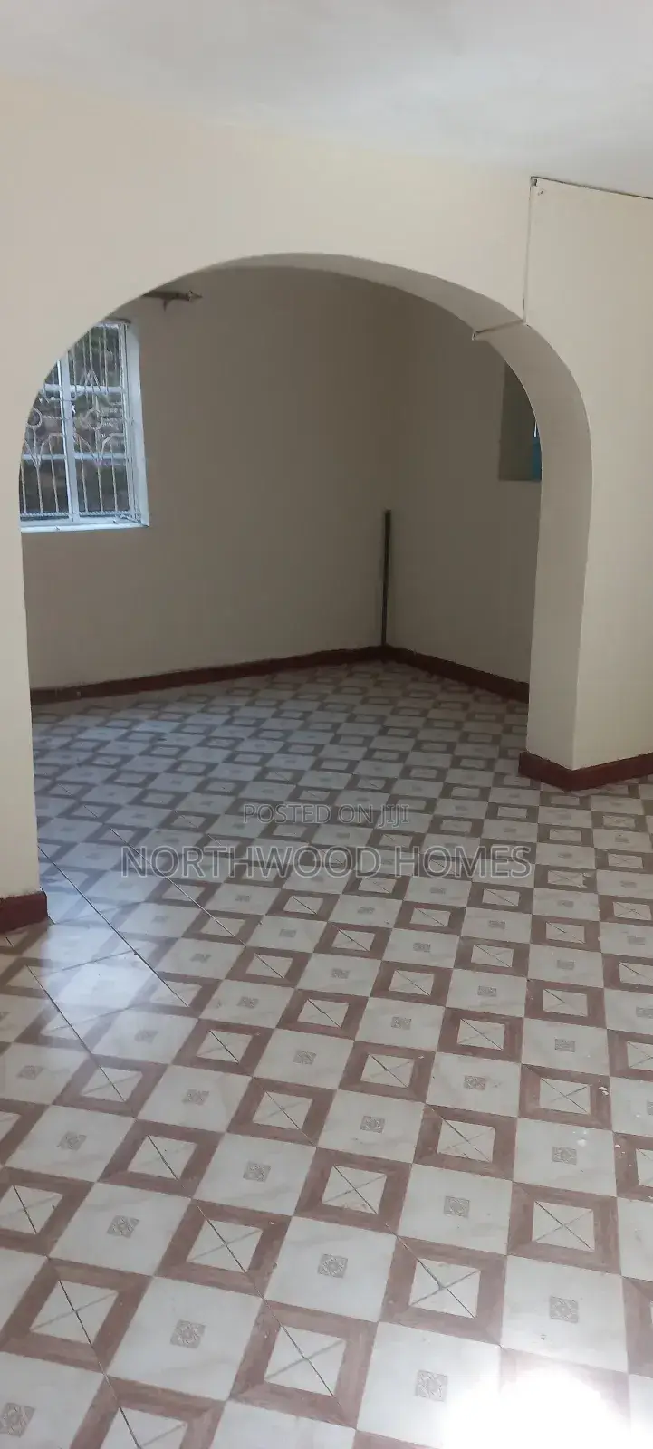 3bdrm House in Sportsview, Hillview Estate for rent