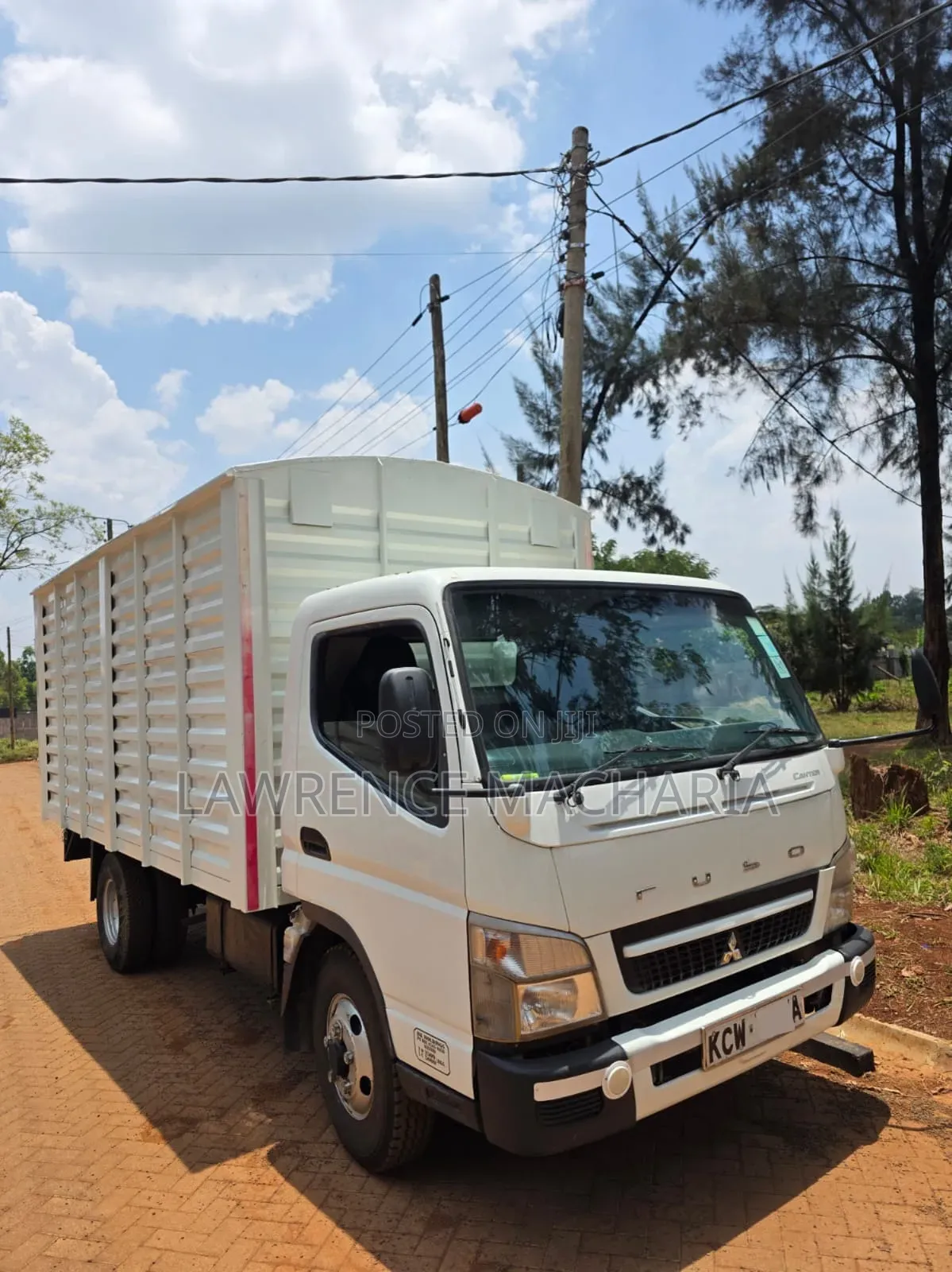 Mitsubish Fuso 2019 White