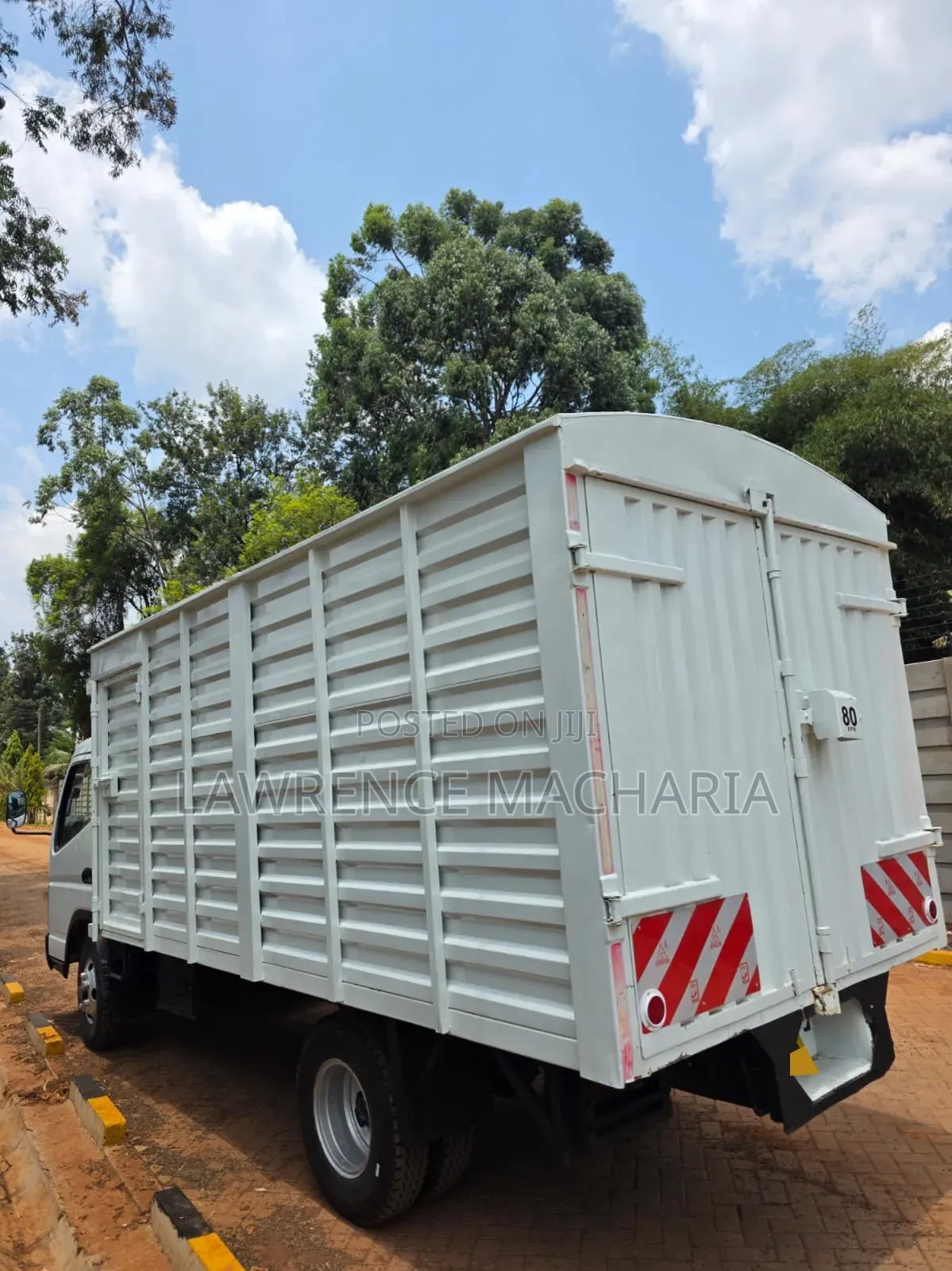 Mitsubish Fuso 2019 White
