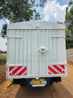 Mitsubish Fuso 2019 White