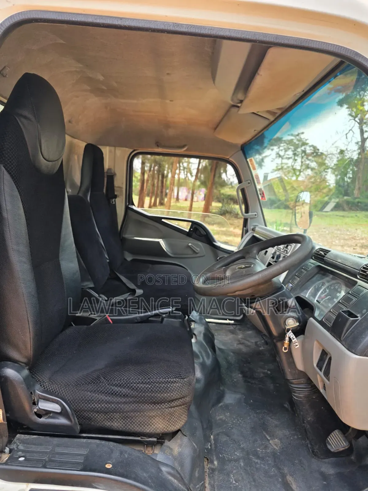 Mitsubish Fuso 2019 White