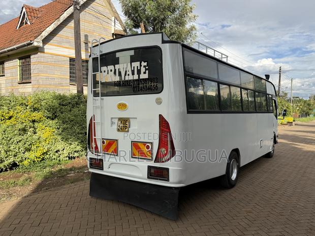 Isuzu NQR 2021 White - thumbnail 5