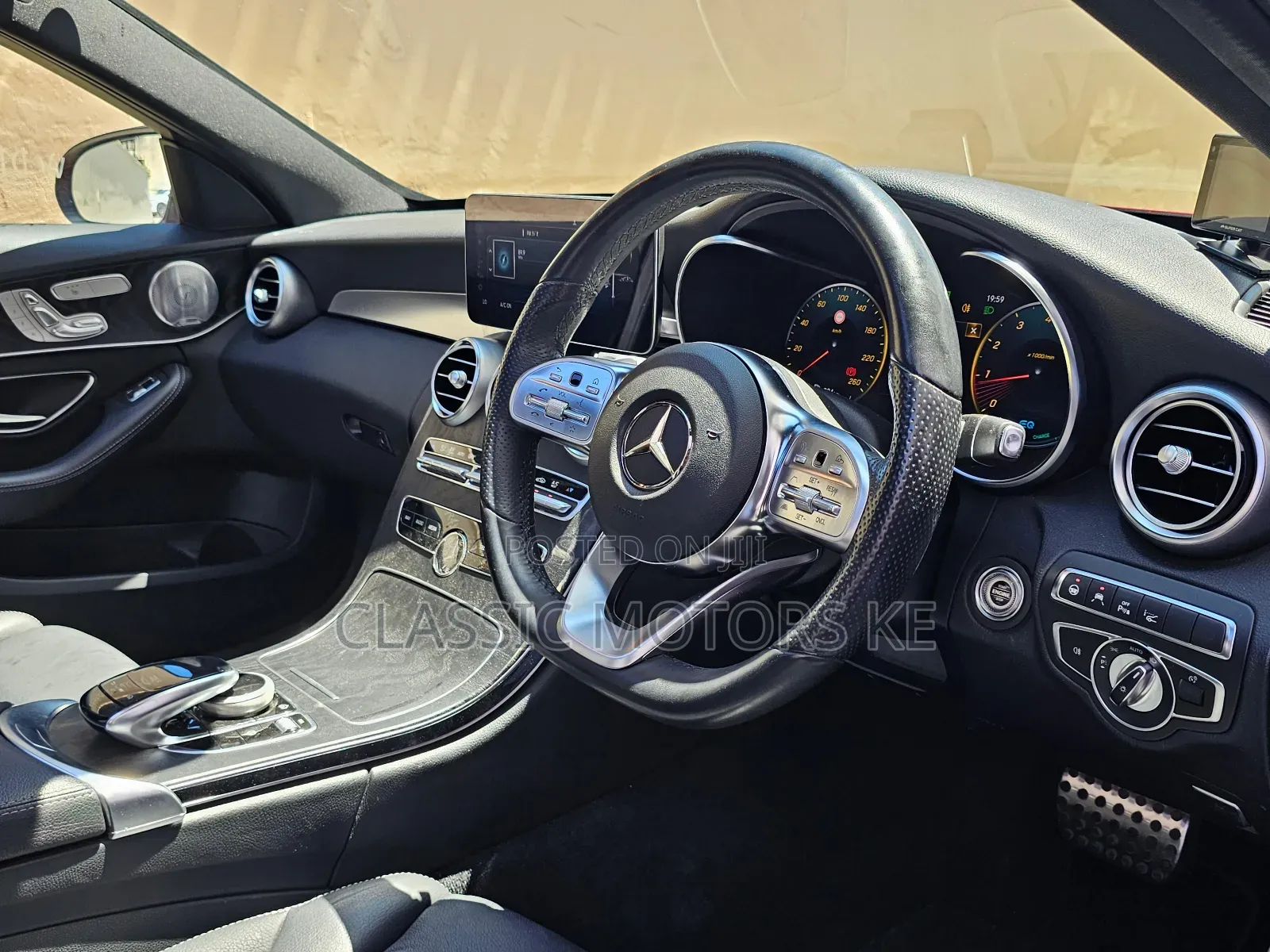 Mercedes-Benz C200 2020 Red