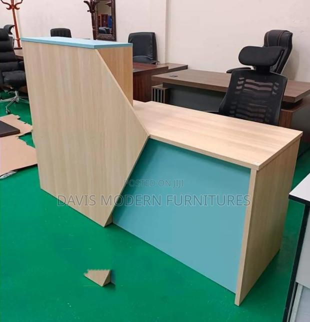Z-Form Reception Desk - main view