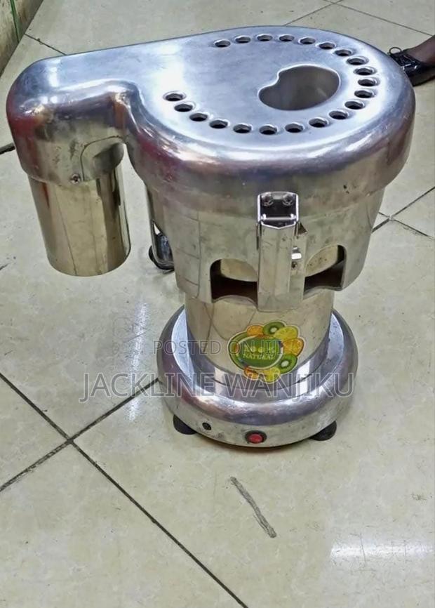 A 3000 Commercial Juicer Machine/ Juice Extractor Machine/Juicer A3000