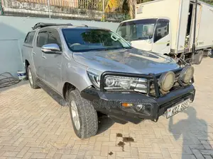 Toyota Hilux 2011 Silver