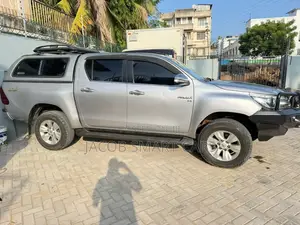 Toyota Hilux 2011 Silver