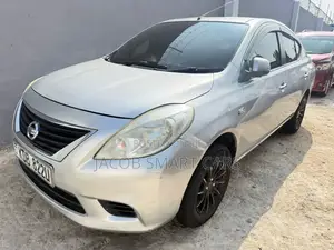 Nissan Tiida 2013 Silver