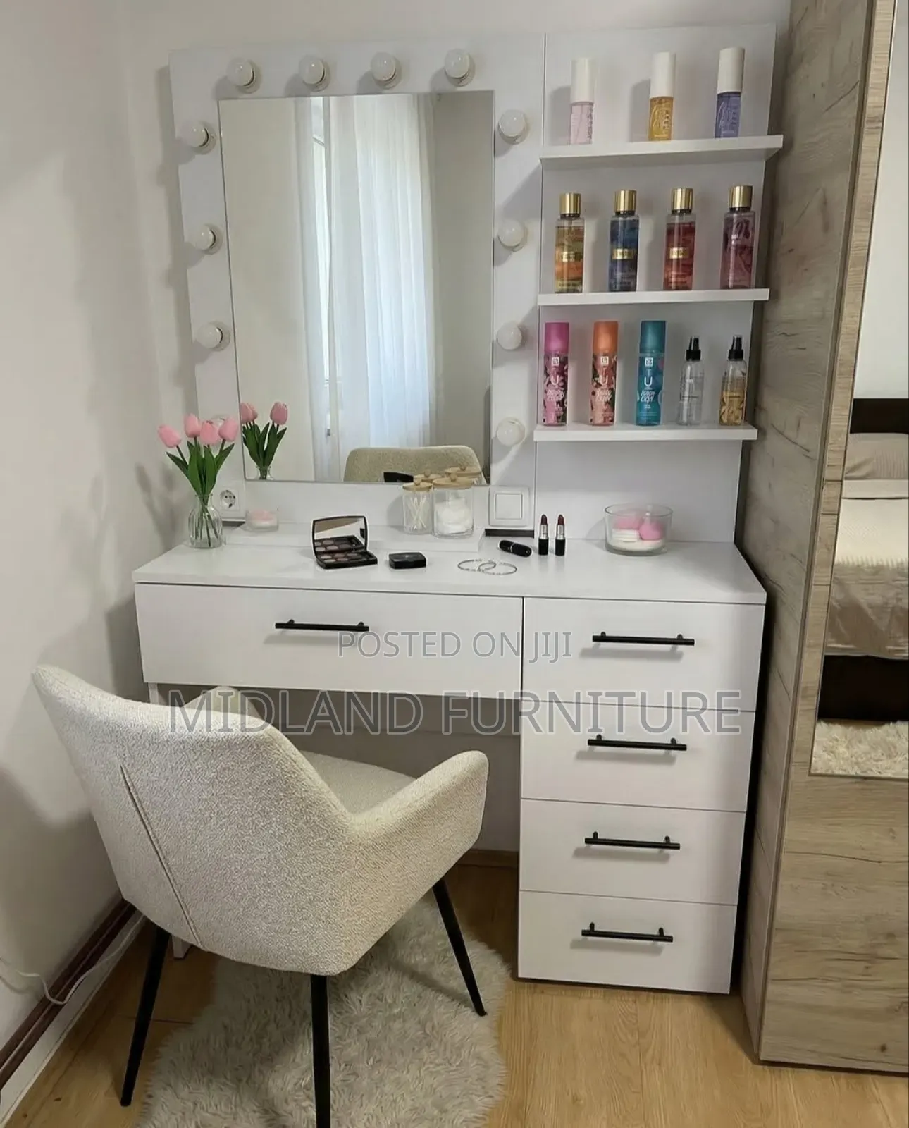 Dressing Table With Lights