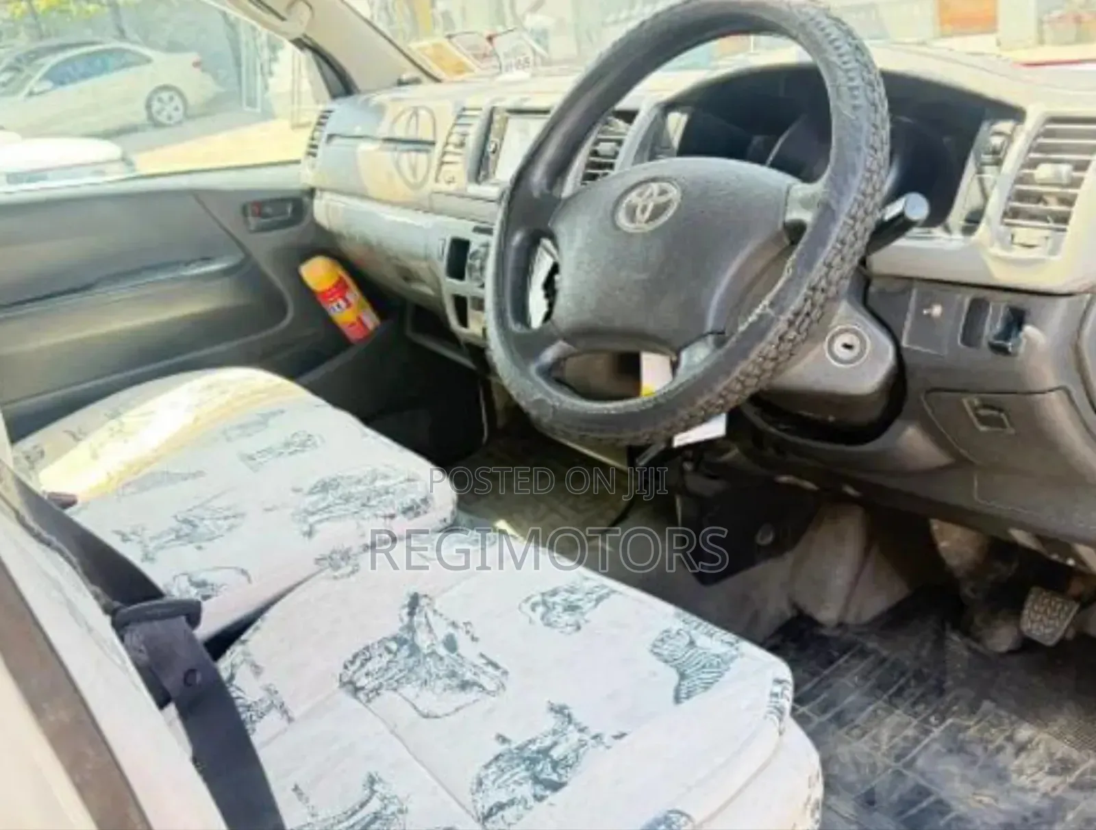 Toyota HiAce 2011 White