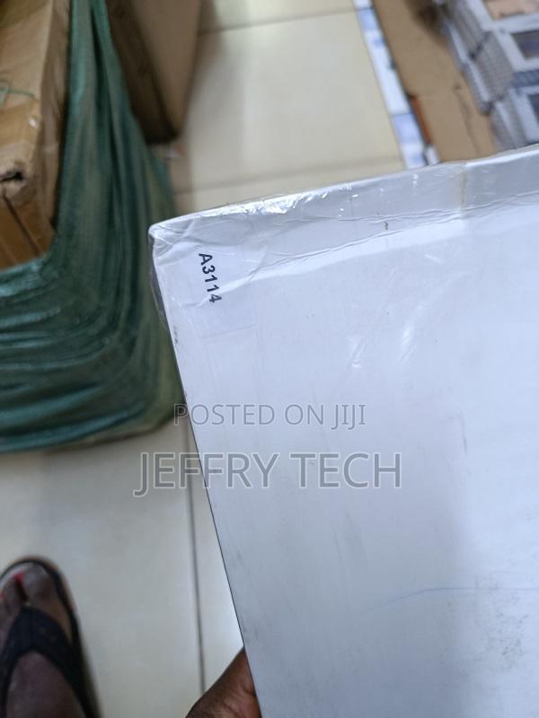 A3114 Toughshell Hardcase for Macbook a Slim-Fit Hardshell Case - thumbnail 4