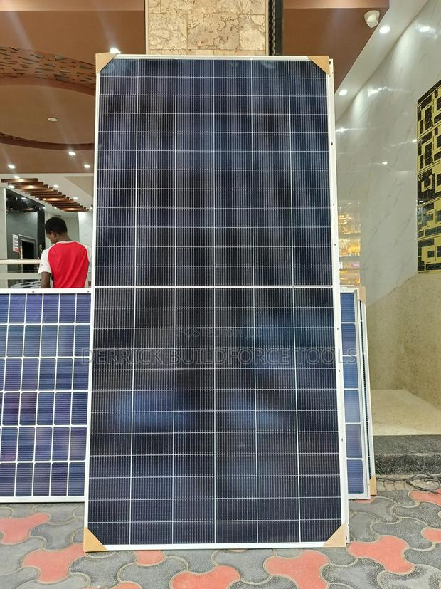 590watts Bifacial Solar Panel - main view
