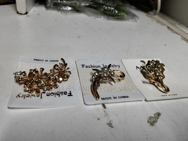 Brooches Beautiful for Daily Wear - thumbnail 2