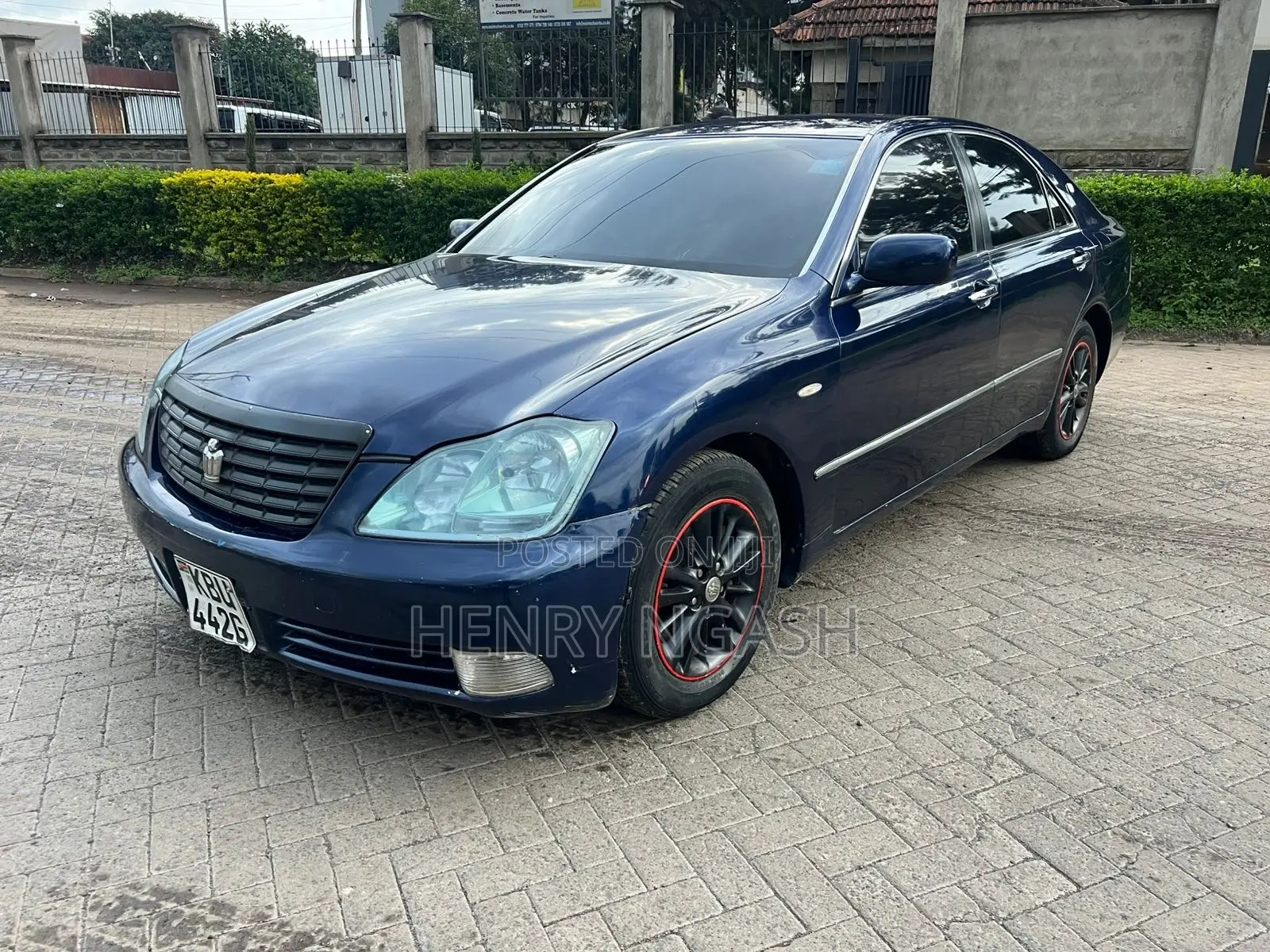 Toyota Crown Royale 2005 Blue