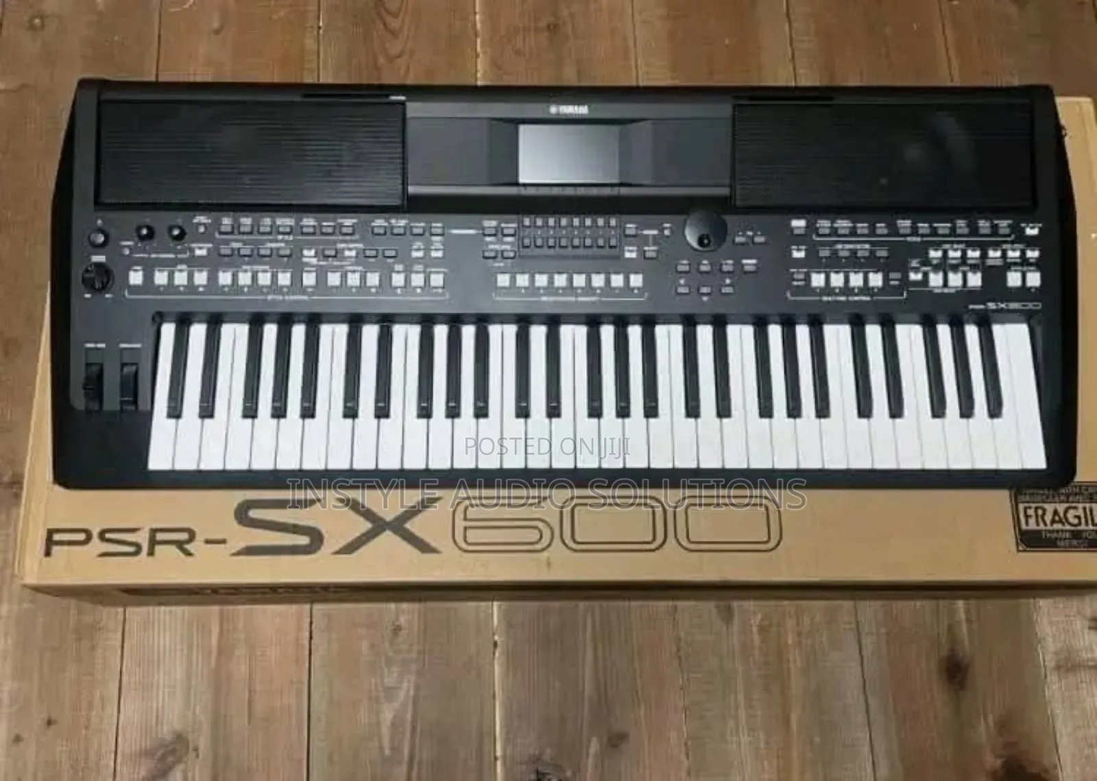 Yamaha PSR Sx 600 Original Keyboard Complete With Power Adapter