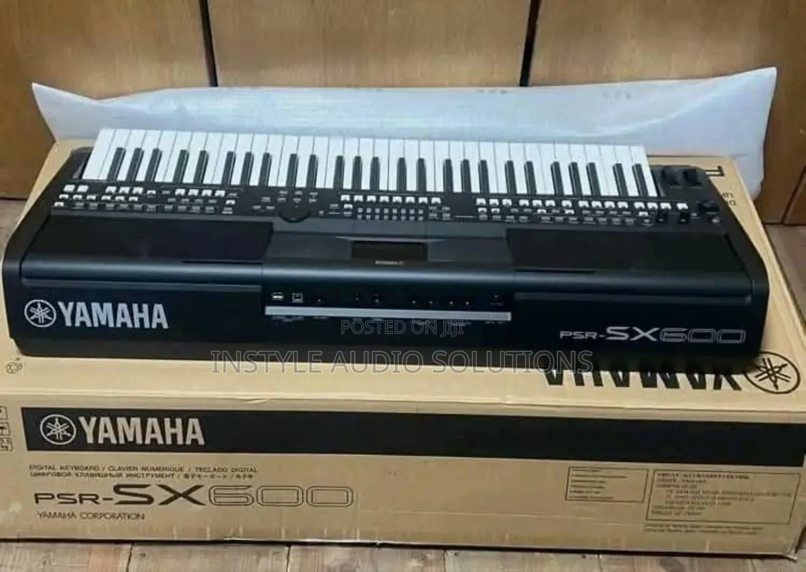 Yamaha PSR Sx 600 Original Keyboard Complete With Power Adapter