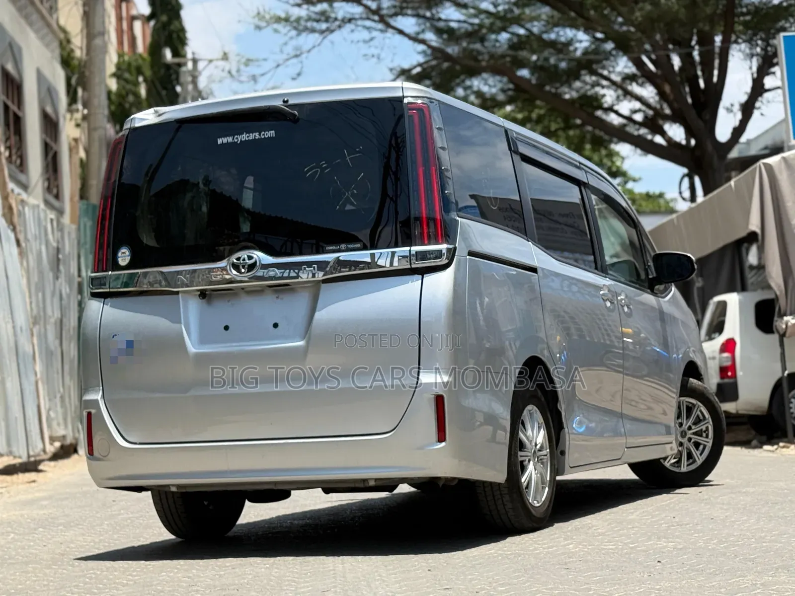 Toyota Noah 2020 Silver