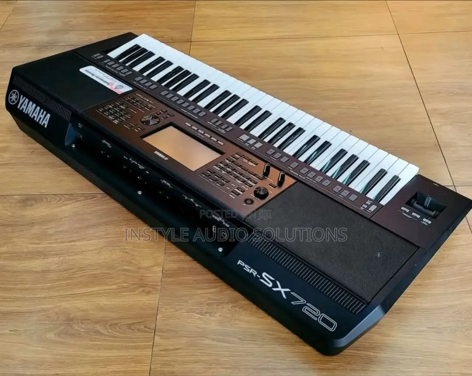 Yamaha PSR Sx 720 Original Keyboard Complete With Power Adapter