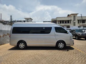 Toyota HiAce 2019 Silver