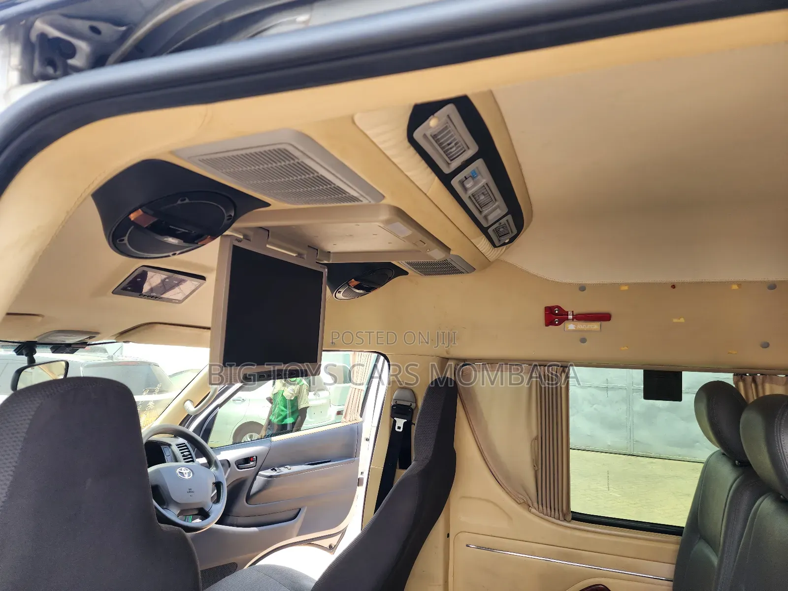 Toyota HiAce 2019 Silver