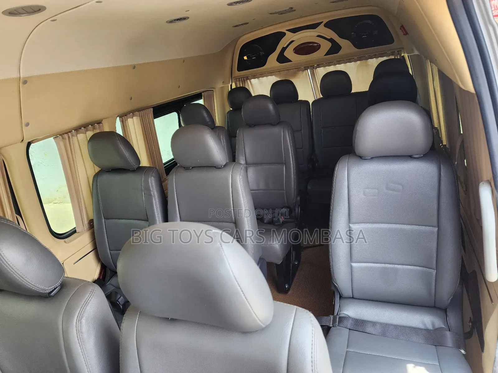 Toyota HiAce 2019 Silver