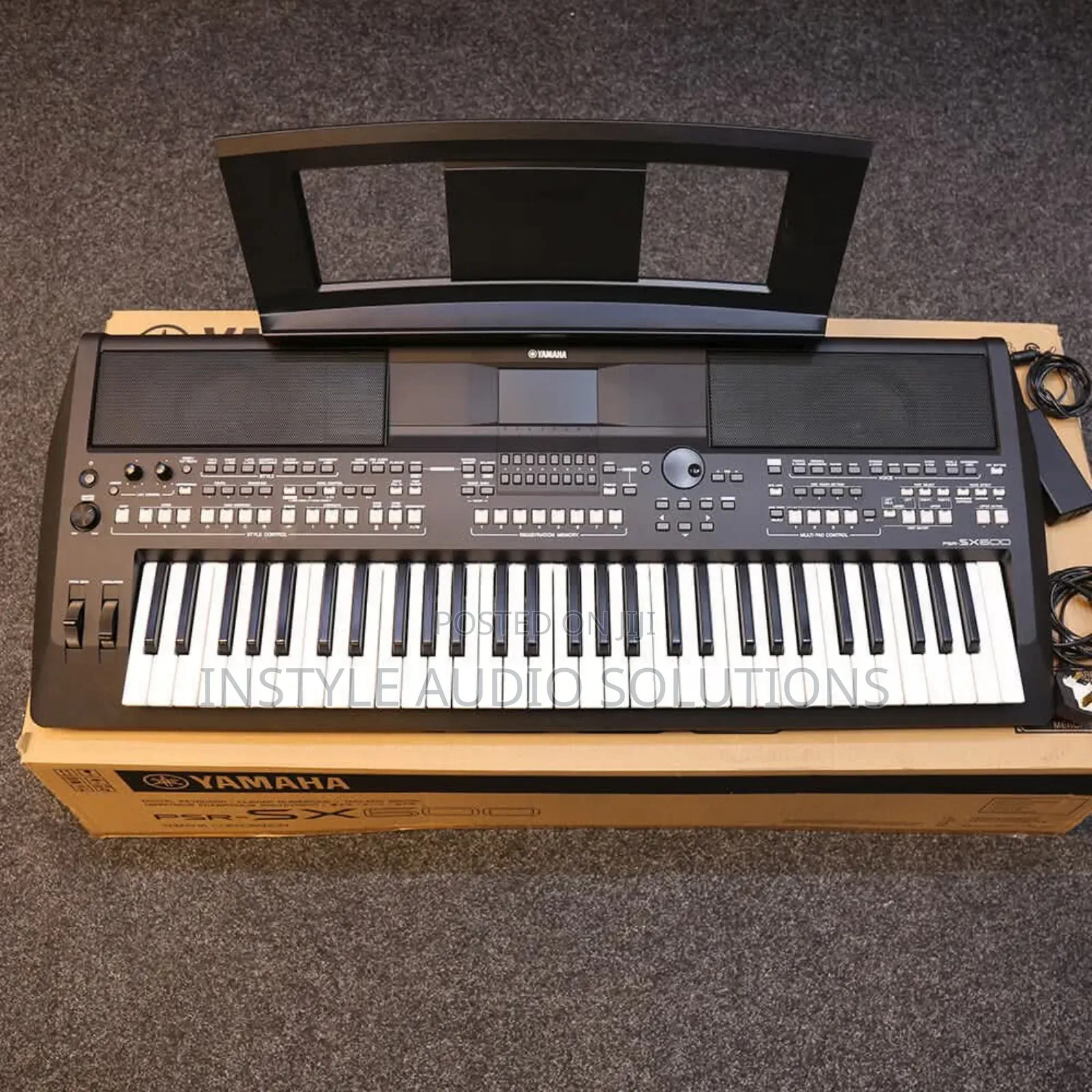 Yamaha PSR Sx 600 Original Keyboard Complete With Power Adapter