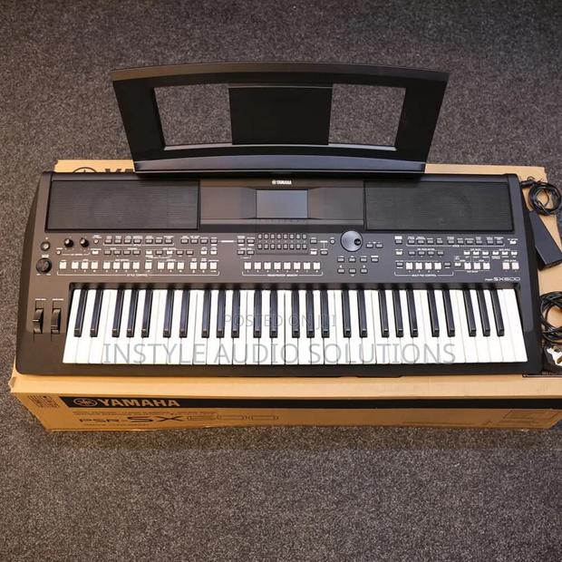Yamaha PSR Sx 600 Original Keyboard Complete With Power Adapter - thumbnail 4