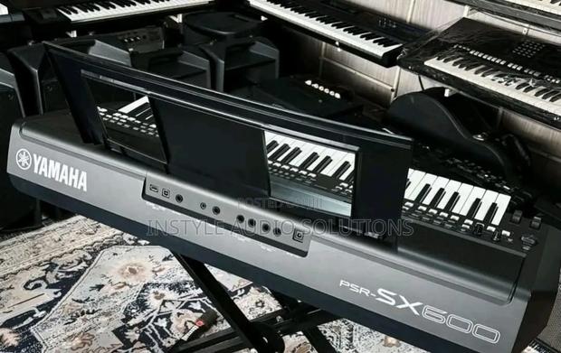 Yamaha PSR Sx 600 Original Keyboard Complete With Power Adapter - thumbnail 7
