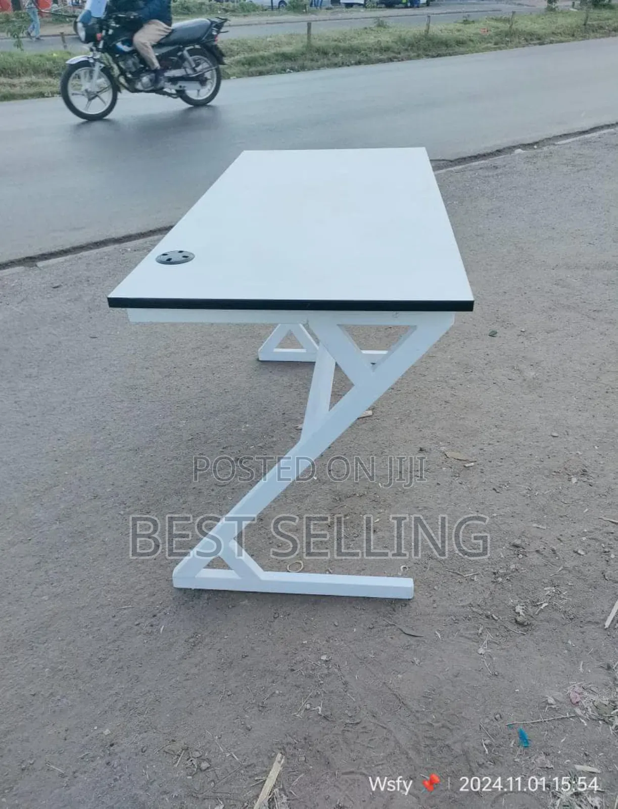 Single Strong Stand White Metallic Office Desk