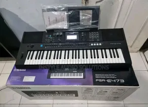 Yamaha PSR E 473 Keyboard Complete With Metallic Adjustable Stand