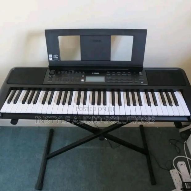 PSR E 383 Yamaha Professional Keyboard Plus Metallic Adjustable Stand