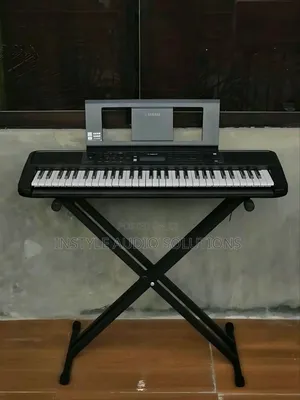 PSR 383 Yamaha Proffesional Keyboard With Free Metallic Stand