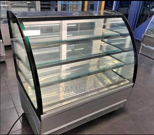 Cake Display - main view