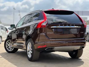 Volvo XC60 T5 Momentum AWD 2018 Brown