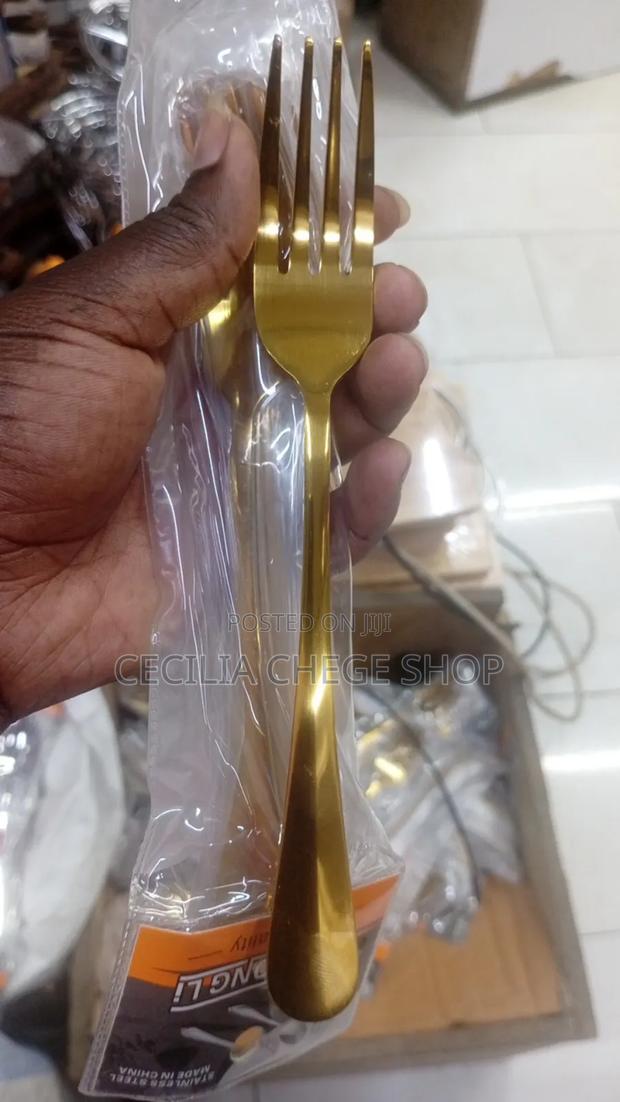 Gold Table Fork Quality - main view
