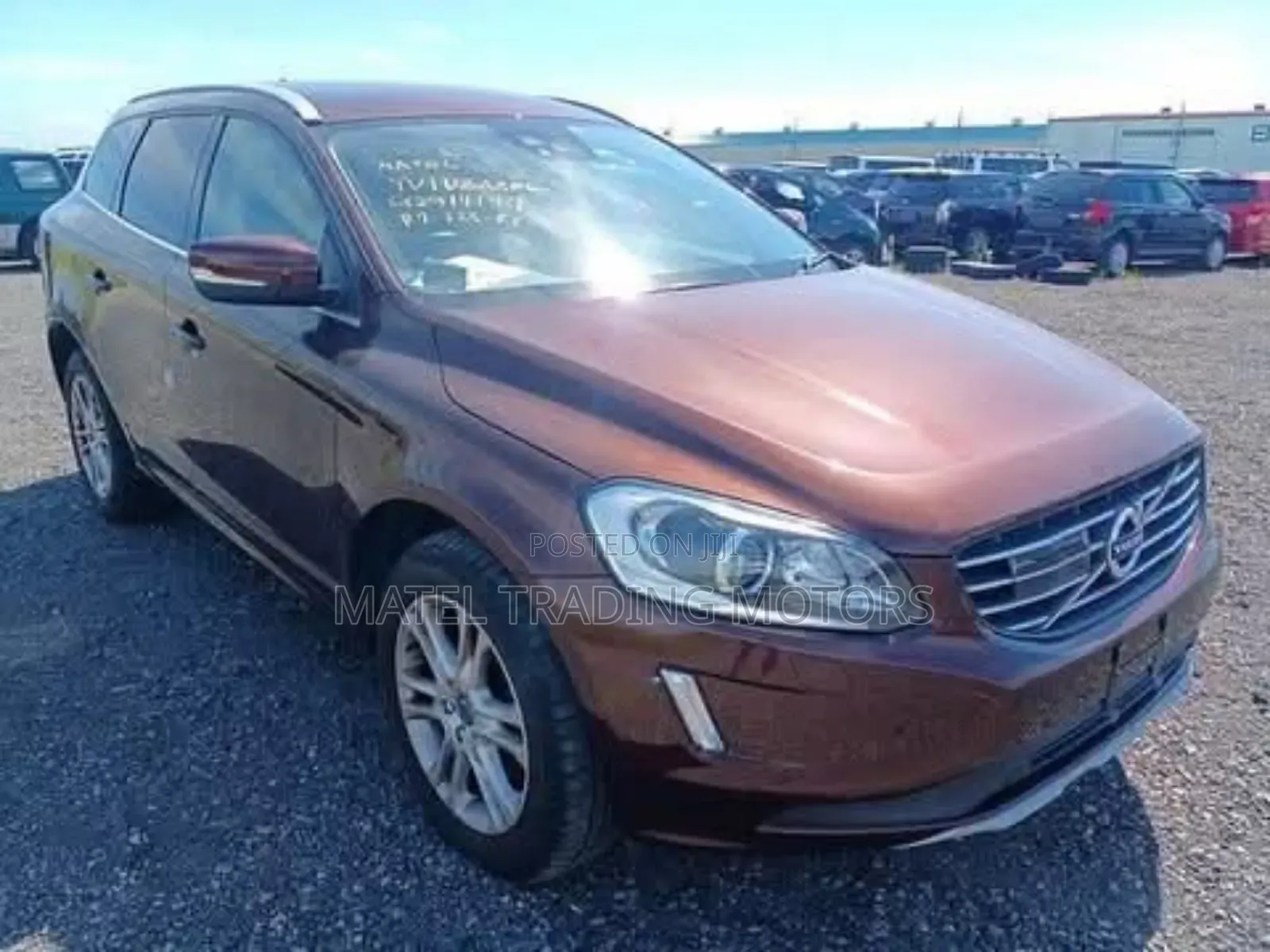 Volvo XC60 T5 Momentum AWD 2018 Brown