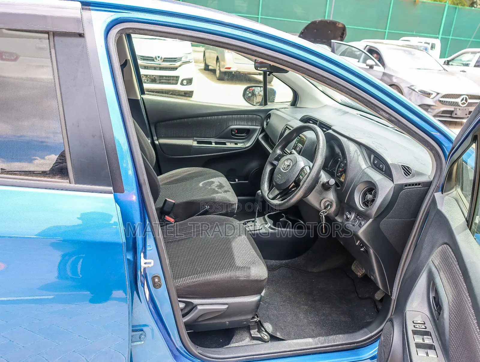Toyota Vitz 1.3 FWD 5dr 2018 Blue