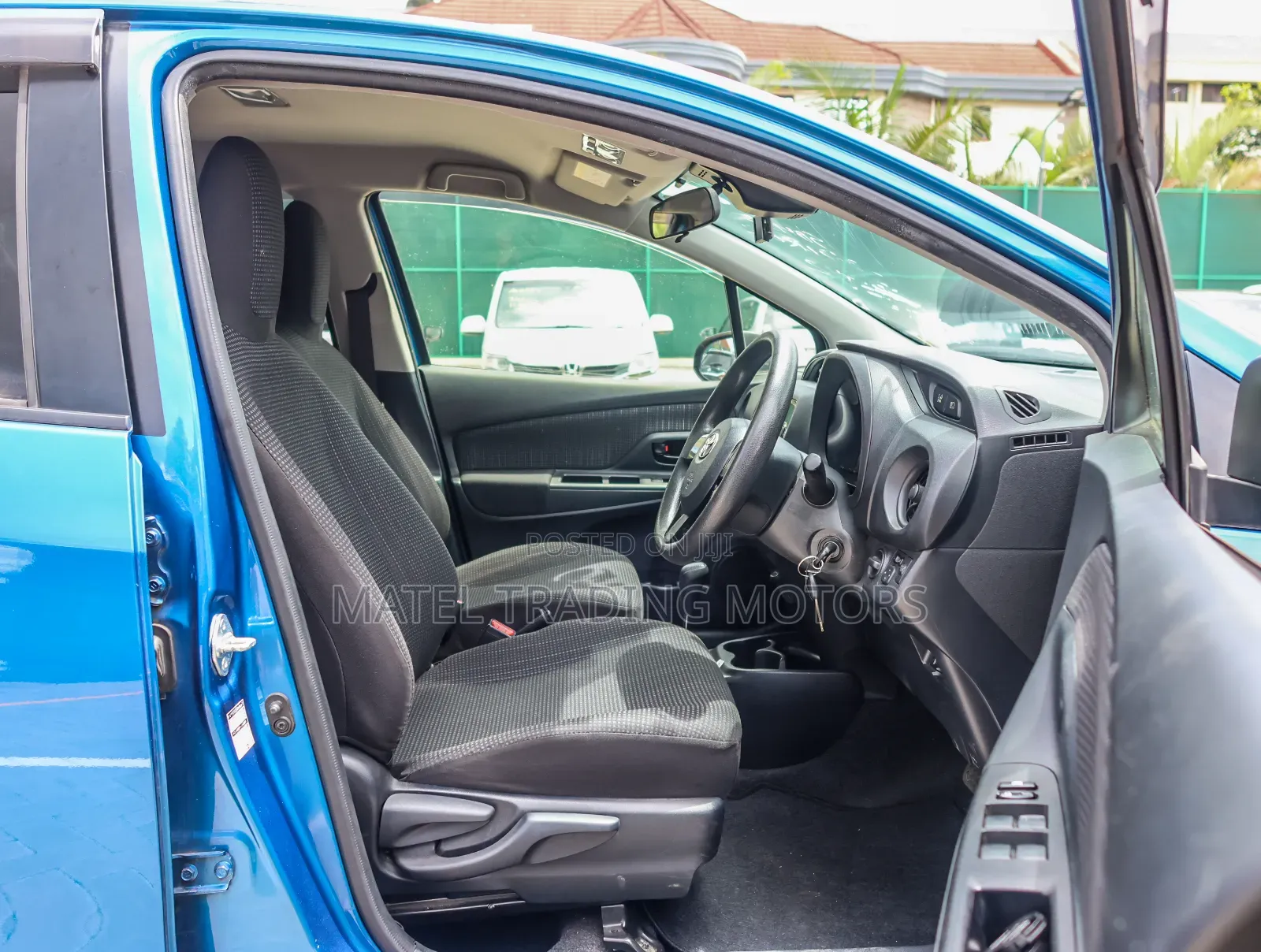 Toyota Vitz 1.3 FWD 5dr 2018 Blue