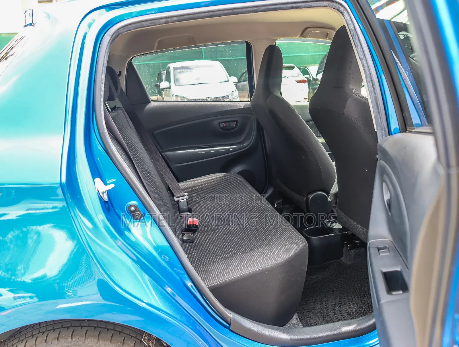 Toyota Vitz 1.3 FWD 5dr 2018 Blue