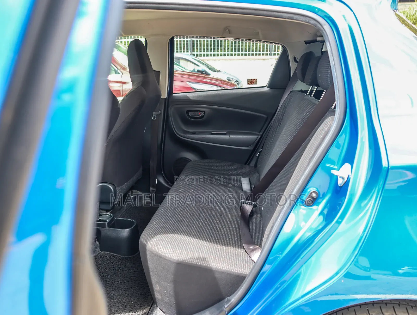 Toyota Vitz 1.3 FWD 5dr 2018 Blue