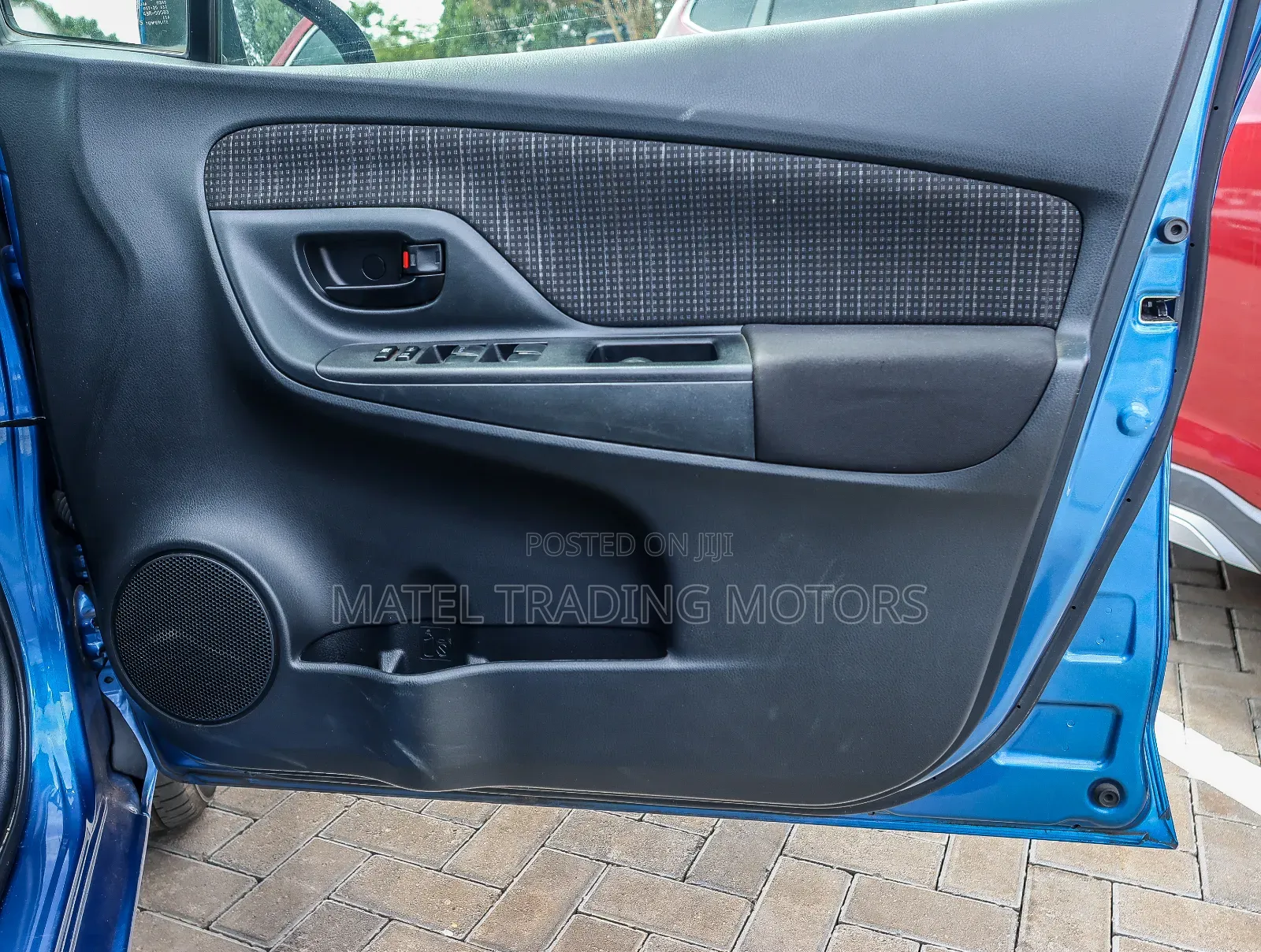 Toyota Vitz 1.3 FWD 5dr 2018 Blue
