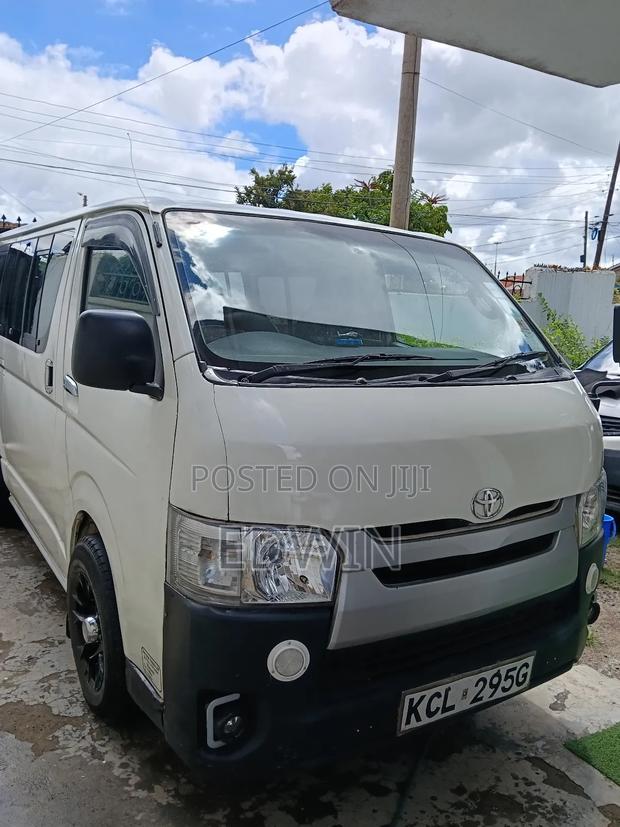 Toyota HiAce 2010 White - thumbnail 3