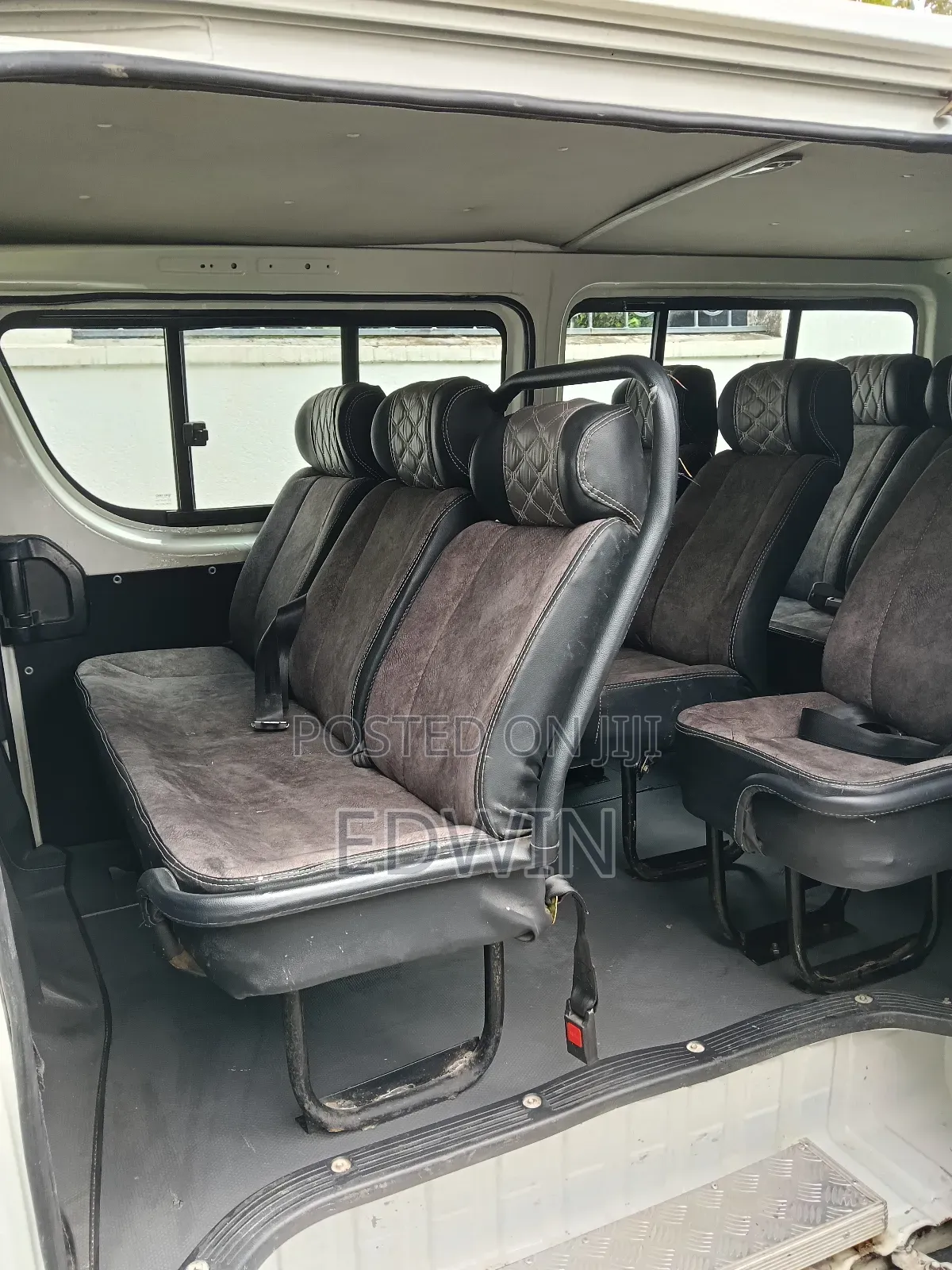 Toyota HiAce 2010 White
