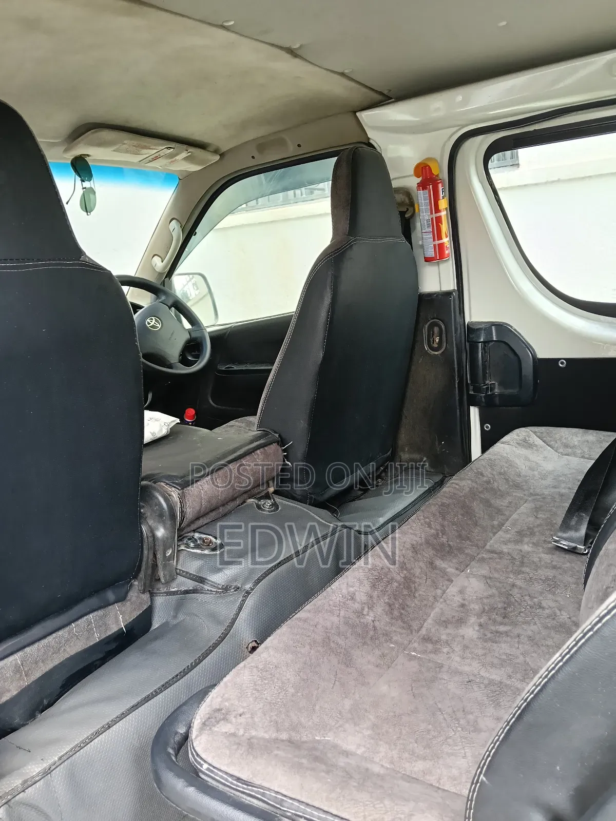 Toyota HiAce 2010 White